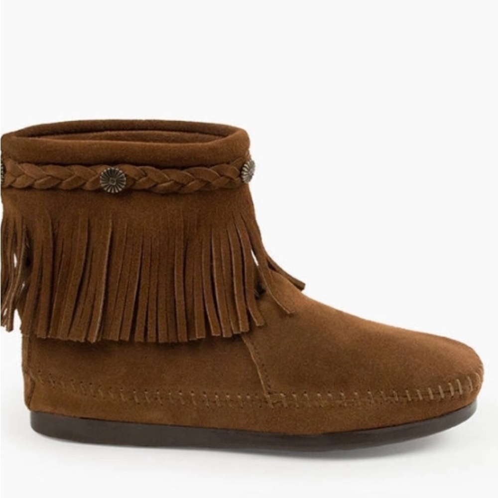 Minnetonka suede fringe boots